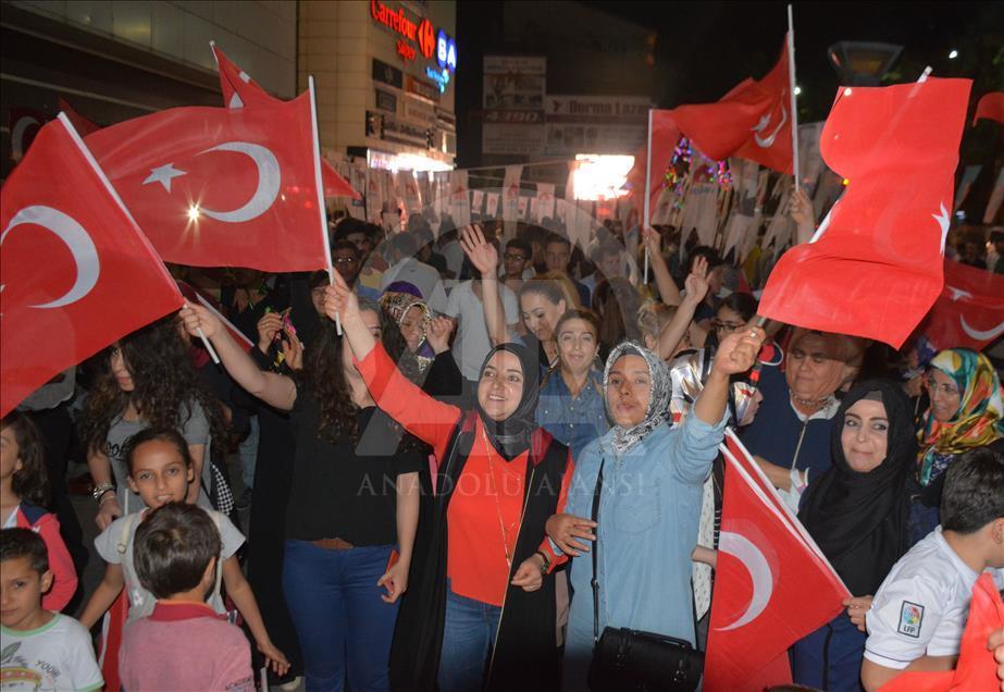 Demokrasi nöbeti devam ediyor