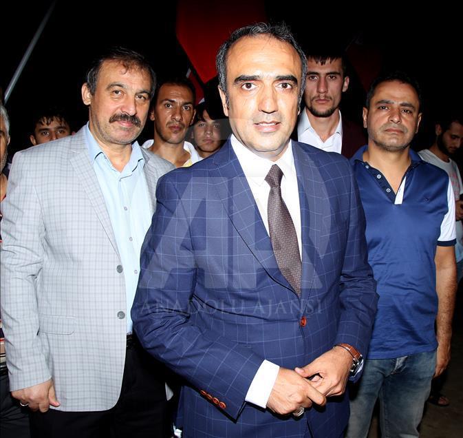 Demokrasi nöbeti devam ediyor