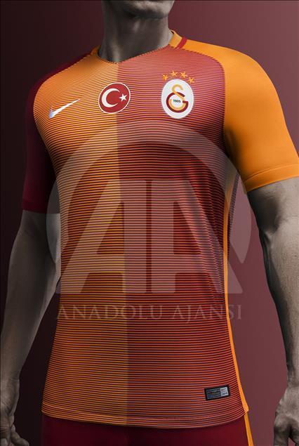 Galatasaray'ın yeni sezon formaları tanıtıldı