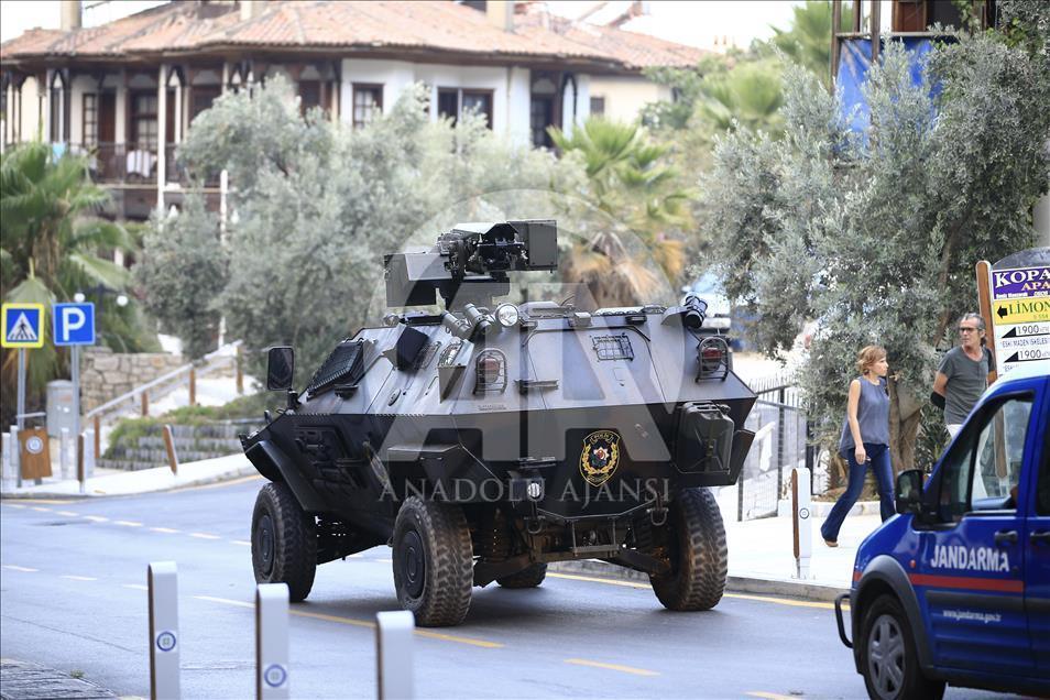 عمليات جستجوی برای دستگيری نظامیان فراری وابسته به عوامل کودتای نافرجام ترکیه ادامه دارد
