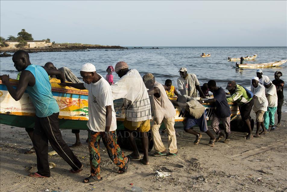 Dakar'da "Sioumbediom" balık pazarı