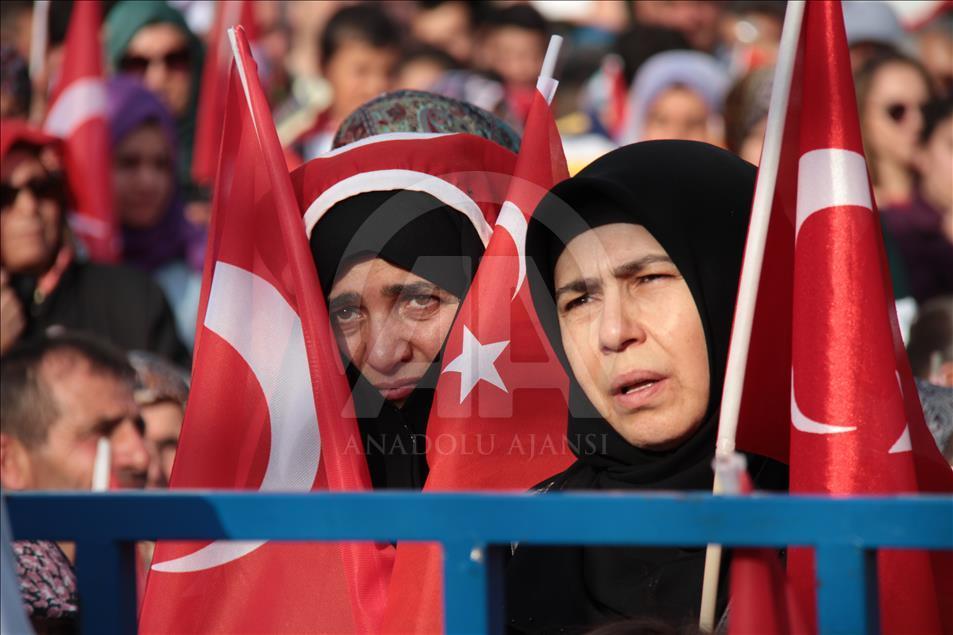 "Demokrasi ve Şehitler Mitingi"