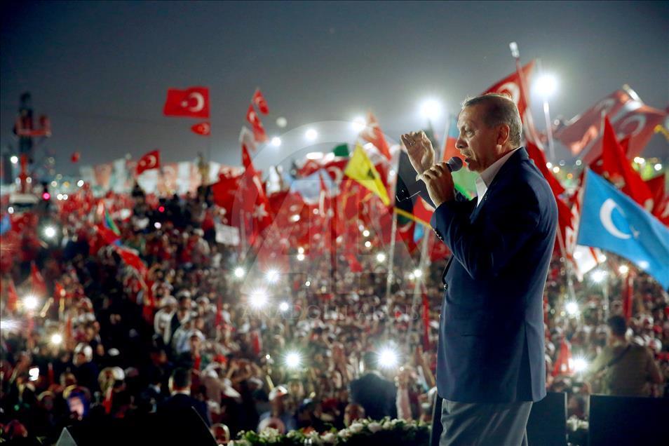 Demokrasi ve Şehitler Mitingi