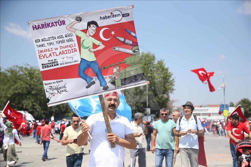 Milyonlar Yenikapı'daki miting alanında toplanmaya başladı