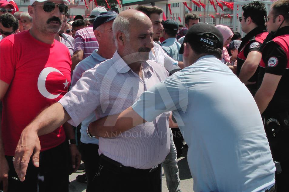 Milyonlar Yenikapı'daki miting alanında toplanmaya başladı