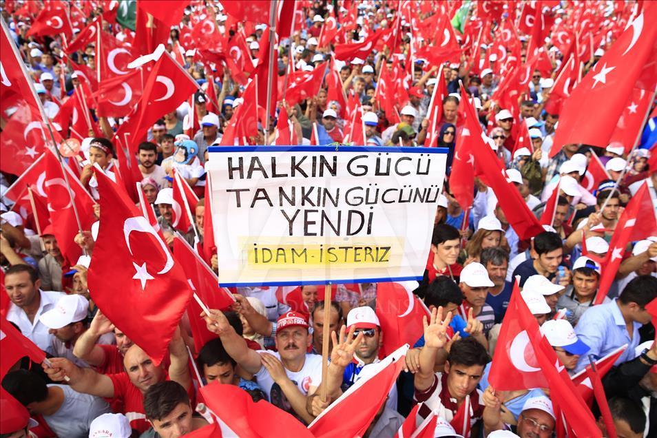 Demokrasi ve Şehitler Mitingi