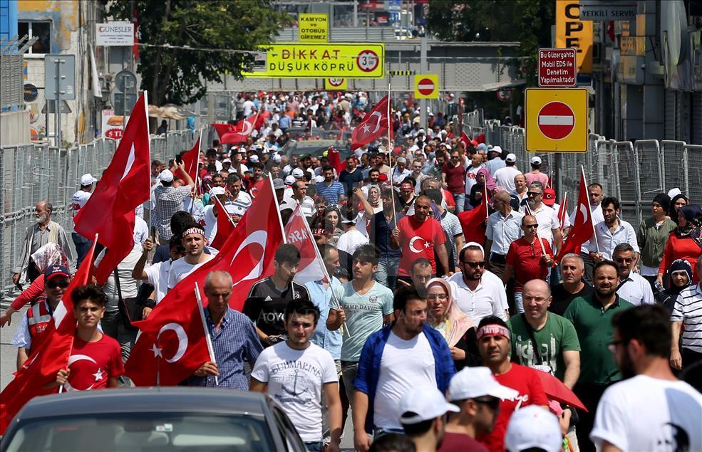 Milyonlar Yenikapı'daki miting alanında toplanmaya başladı