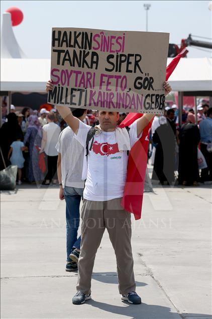 Milyonlar Yenikapı'daki miting alanında toplanmaya başladı