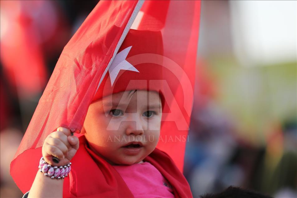 "Demokrasi ve Şehitler Mitingi"