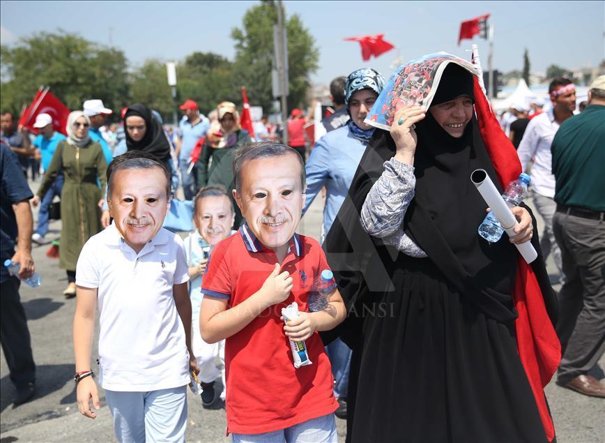 Milyonlar Yenikapı'daki miting alanında toplanmaya başladı