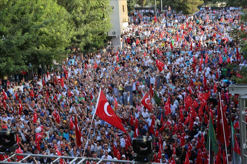 "Demokrasi ve Şehitler Mitingi"
