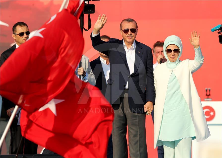 "Demokrasi ve Şehitler Mitingi"