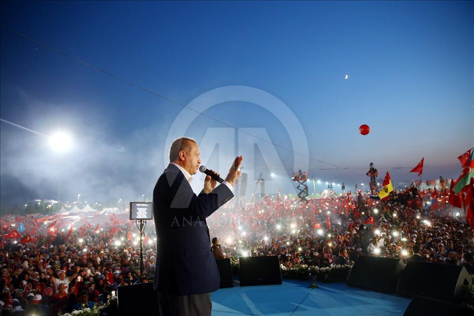 Demokrasi ve Şehitler Mitingi