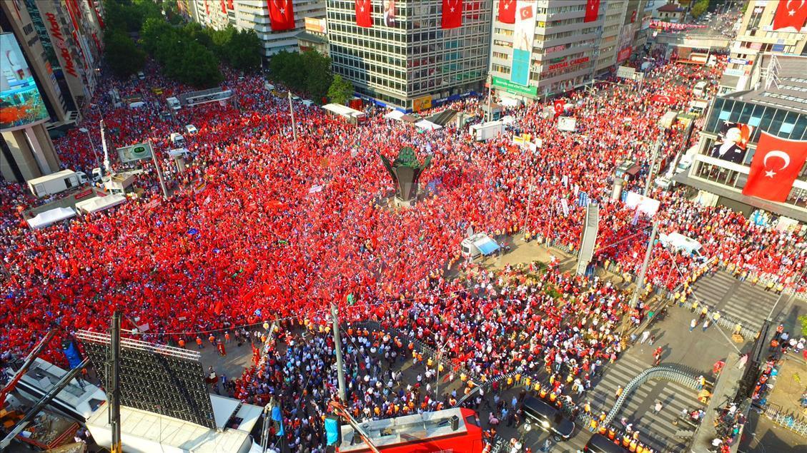 Demokrasi ve Şehitler Mitingi