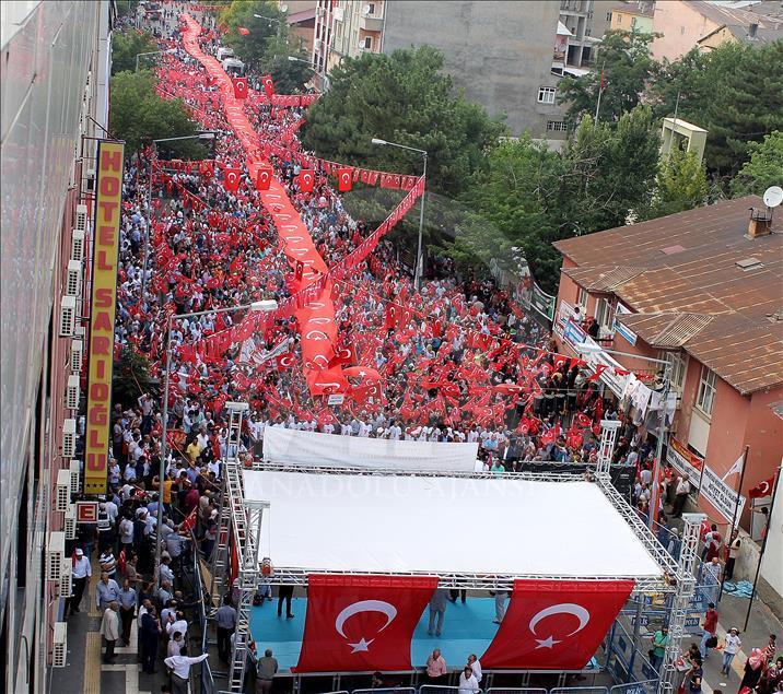 Demokrasi ve Şehitler Mitingi