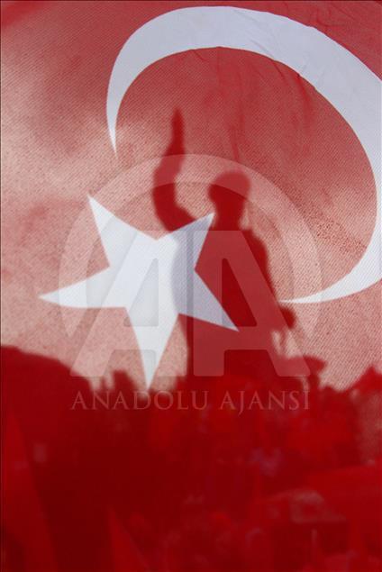 Demokrasi ve Şehitler Mitingi