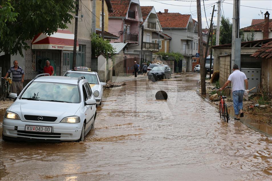 На местата каде што живеат Албанци погодени од поплавата недостасува институционална помош
