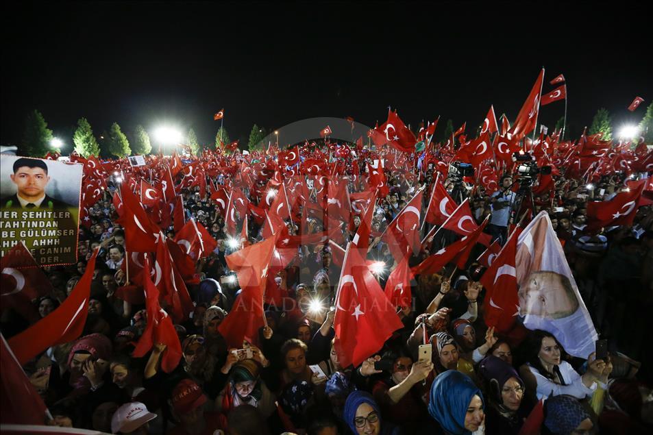 Cumhurbaşkanı Erdoğan, Cumhurbaşkanlığı Külliyesi'nde vatandaşlara hitap etti