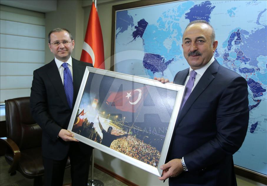 Dışişleri Bakanı Mevlüt Çavuşoğlu AA Editör Masası'nda