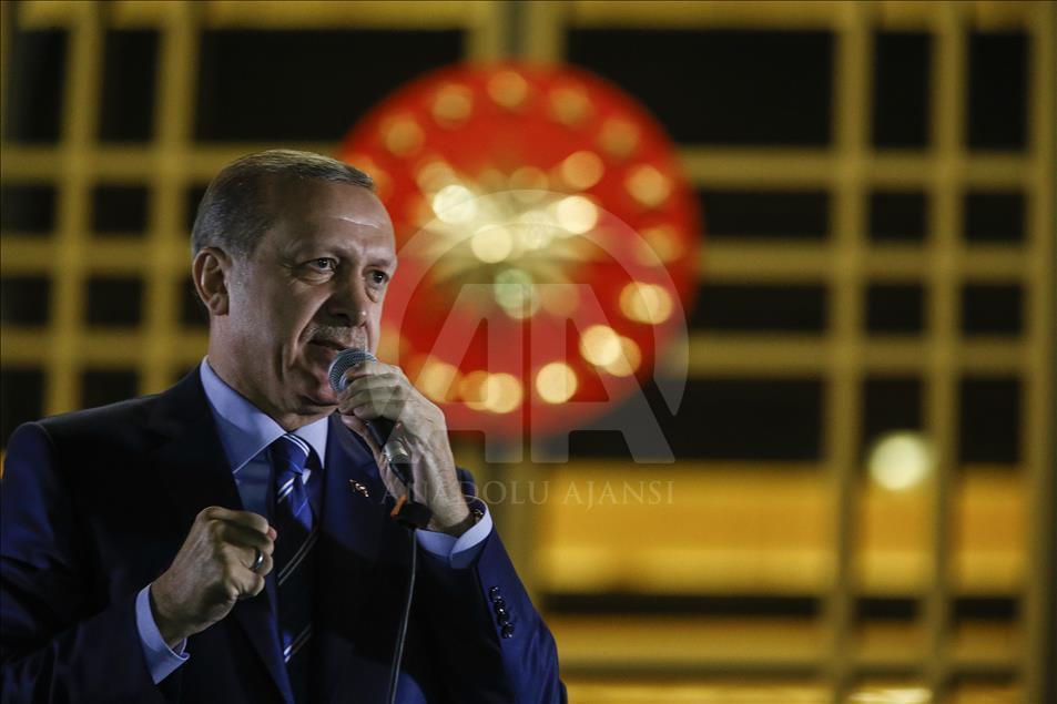 Cumhurbaşkanı Erdoğan, Cumhurbaşkanlığı Külliyesi'nde vatandaşlara hitap etti