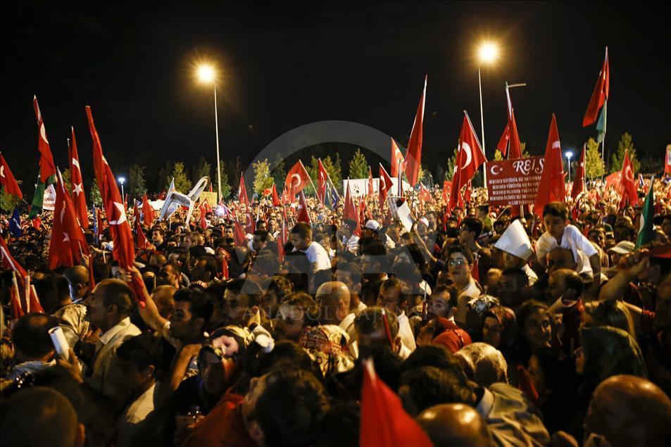 Erdoğan, demokrasi nöbeti tutan vatandaşlara seslenecek