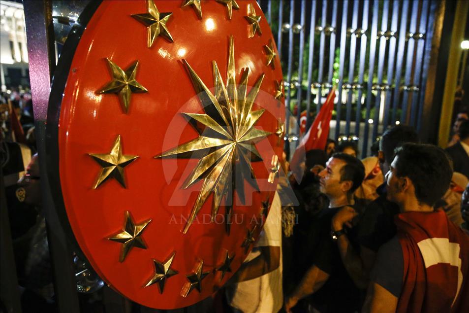 Erdoğan, demokrasi nöbeti tutan vatandaşlara seslenecek