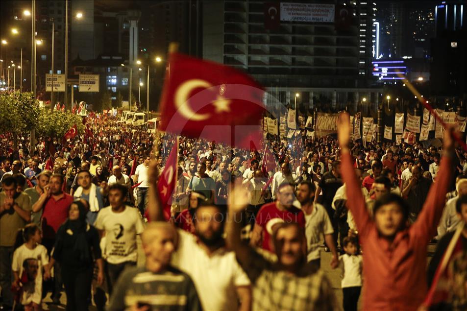 Erdoğan, demokrasi nöbeti tutan vatandaşlara seslenecek