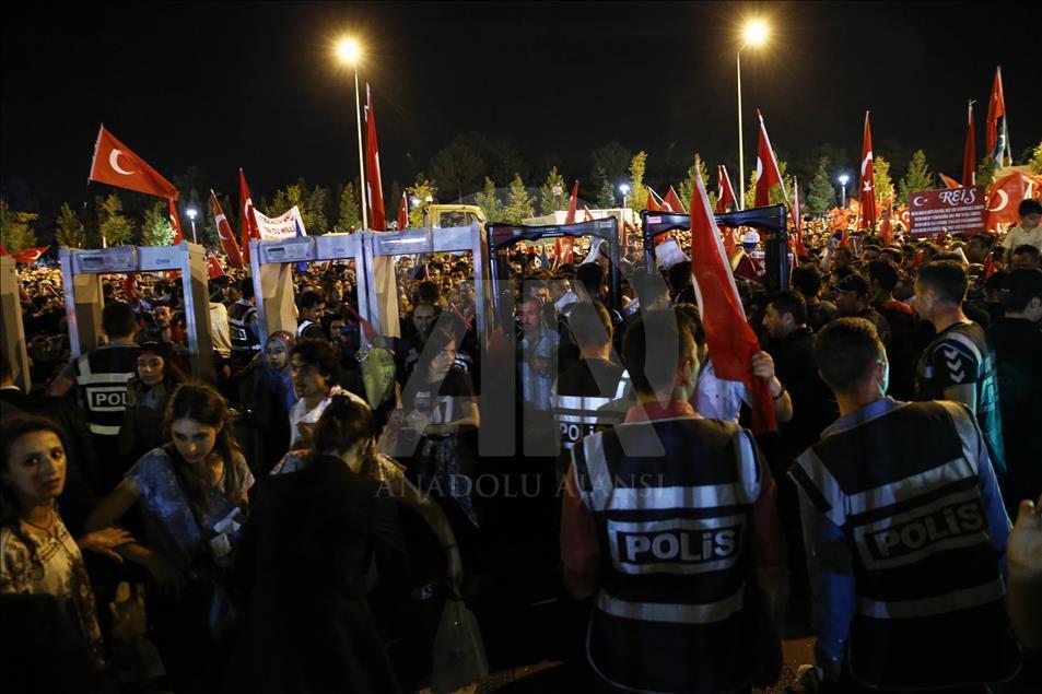 Erdoğan, demokrasi nöbeti tutan vatandaşlara seslenecek