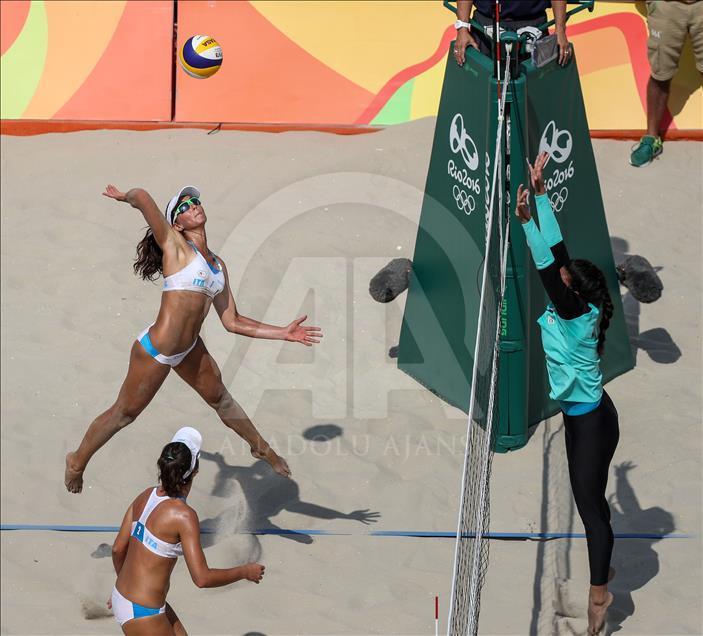 Egypt’s hijab-wearing volleyballer raises eyebrows in Rio