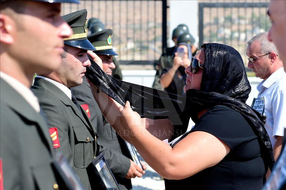 Kıbrıs şehitlerine 42 yıl sonra cenaze töreni