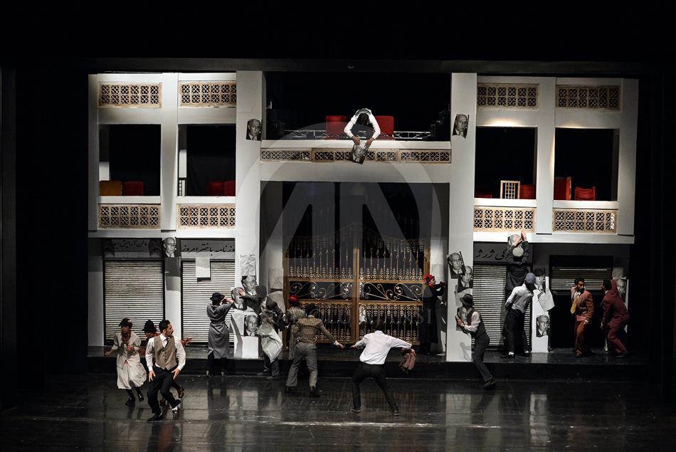 Darbenin tiyatrosu: "Musaddık'ın Gece Notları"