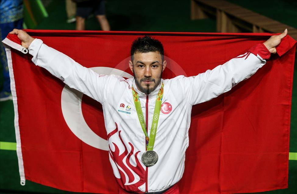 Weightlifting - Rio 2016 Olympic Games