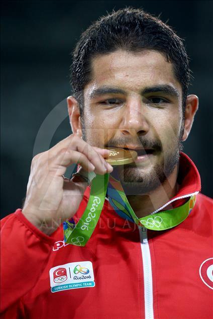 Турецкий борец Таха Акгюль завоевал золотую медаль Олимпиады-2016