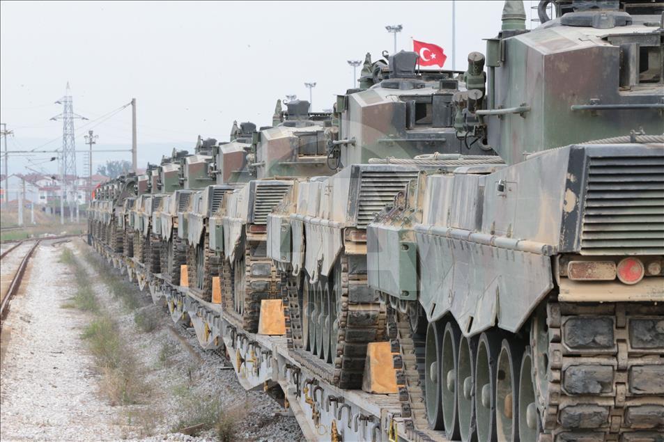 Sınıra tank ve zırhlı araç sevkıyatı