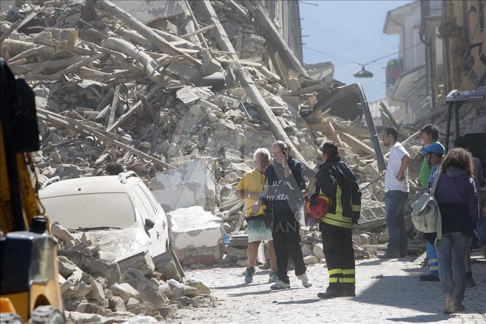 Число жертв землетрясения в Италии продолжает расти