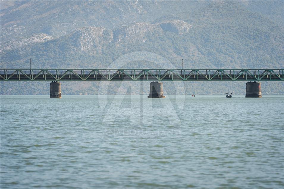 Skadarsko jezero, najveće na Balkanu: Prirodni rezervat rijetkih ptica i riba, kudravi pelikan zaštitni znak jezera