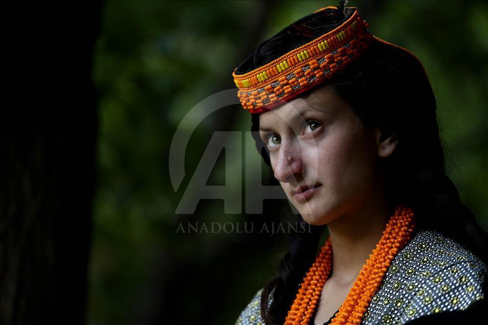 Čuvarice tradicije u Pakistanu: Žene iz naroda Kalash koji vjeruje da je potomak Aleksandra Velikog