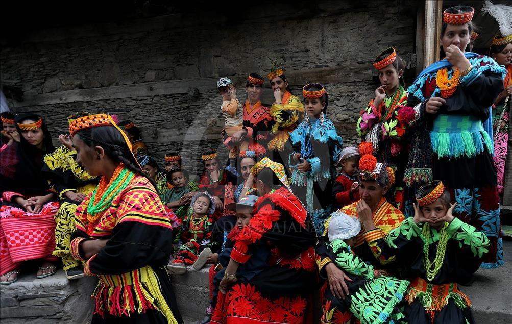 Čuvarice tradicije u Pakistanu: Žene iz naroda Kalash koji vjeruje da je potomak Aleksandra Velikog