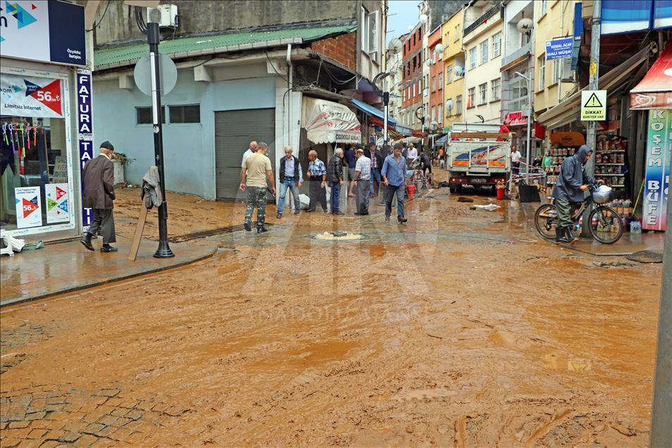 Rize'de şiddetli yağış