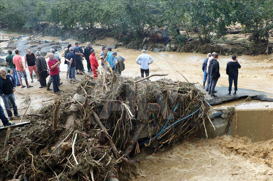 Rize'de şiddetli yağış