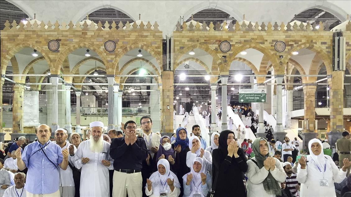 Kabe'den insan manzaraları
