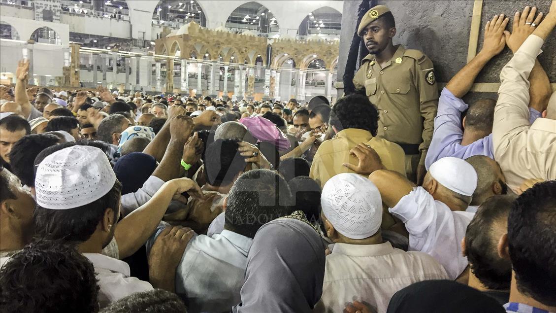 Kabe'den insan manzaraları