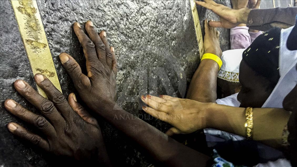 Kabe'den insan manzaraları