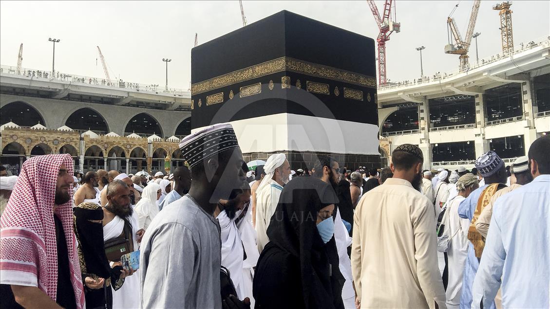 Kabe'den insan manzaraları