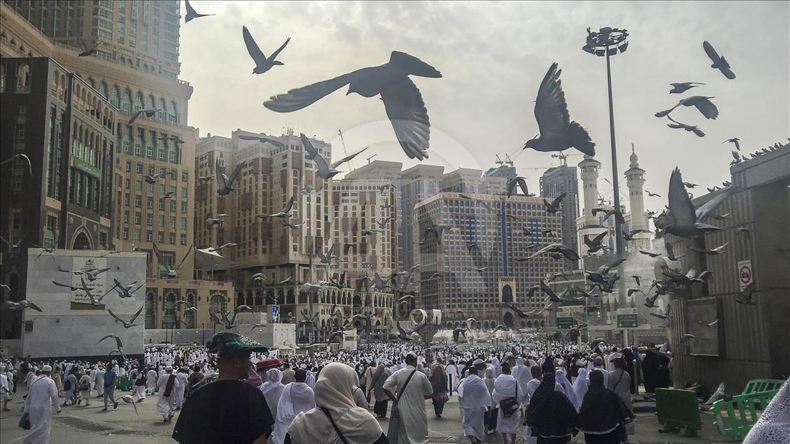 Kabe'den insan manzaraları