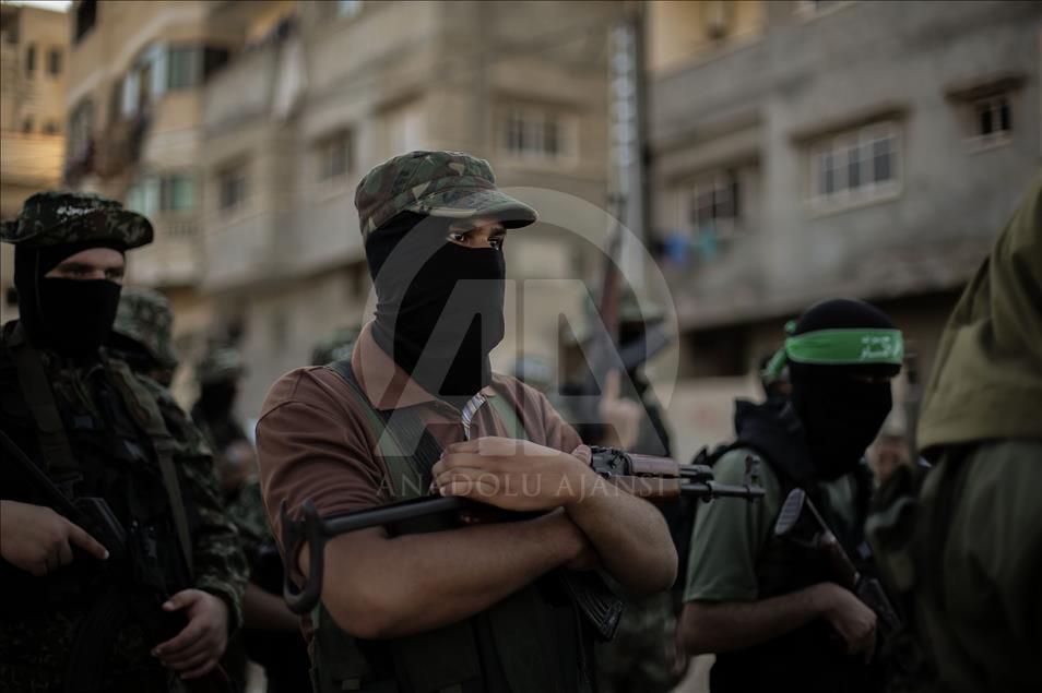 القسام يجوب شوارع غزة بتكبيرات العيد
