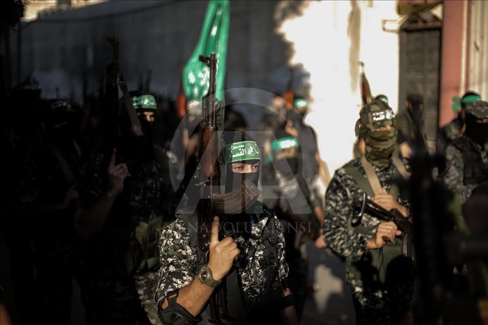 القسام يجوب شوارع غزة بتكبيرات العيد