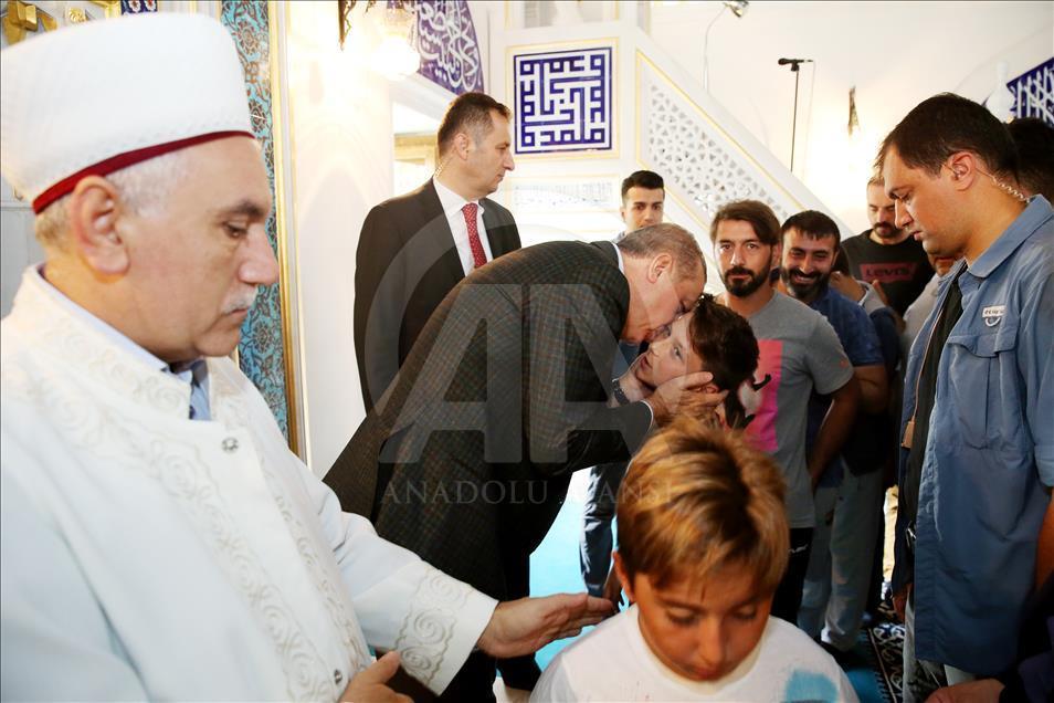 Cumhurbaşkanı Erdoğan bayram namazını İstanbul'da kıldı