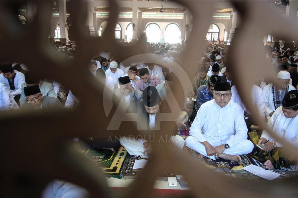 Indonesian muslims attend the Eid Al-Adha prayer at the Great Mosque on September 12, 2016
in Semarang, Indonesia.