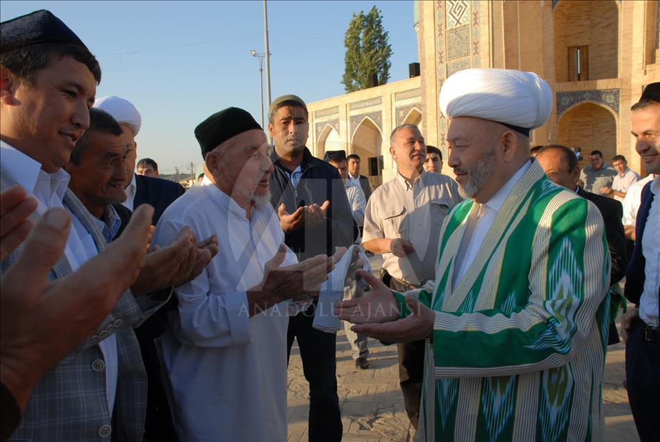Özbekistan'da Kurban Bayramı kutlanıyor